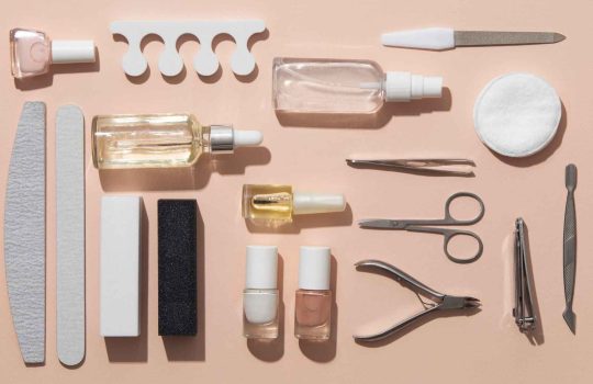 אילו מוצרי ציפורניים צריכים להיות לטכנאית ציפורניים? ‏2