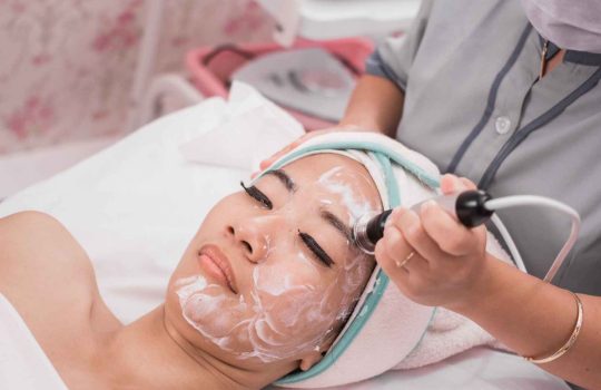 מכשור לטיפול פנים2